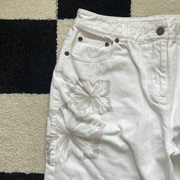 Charter Club White Embroidered Jeans - Picture 3 of 5